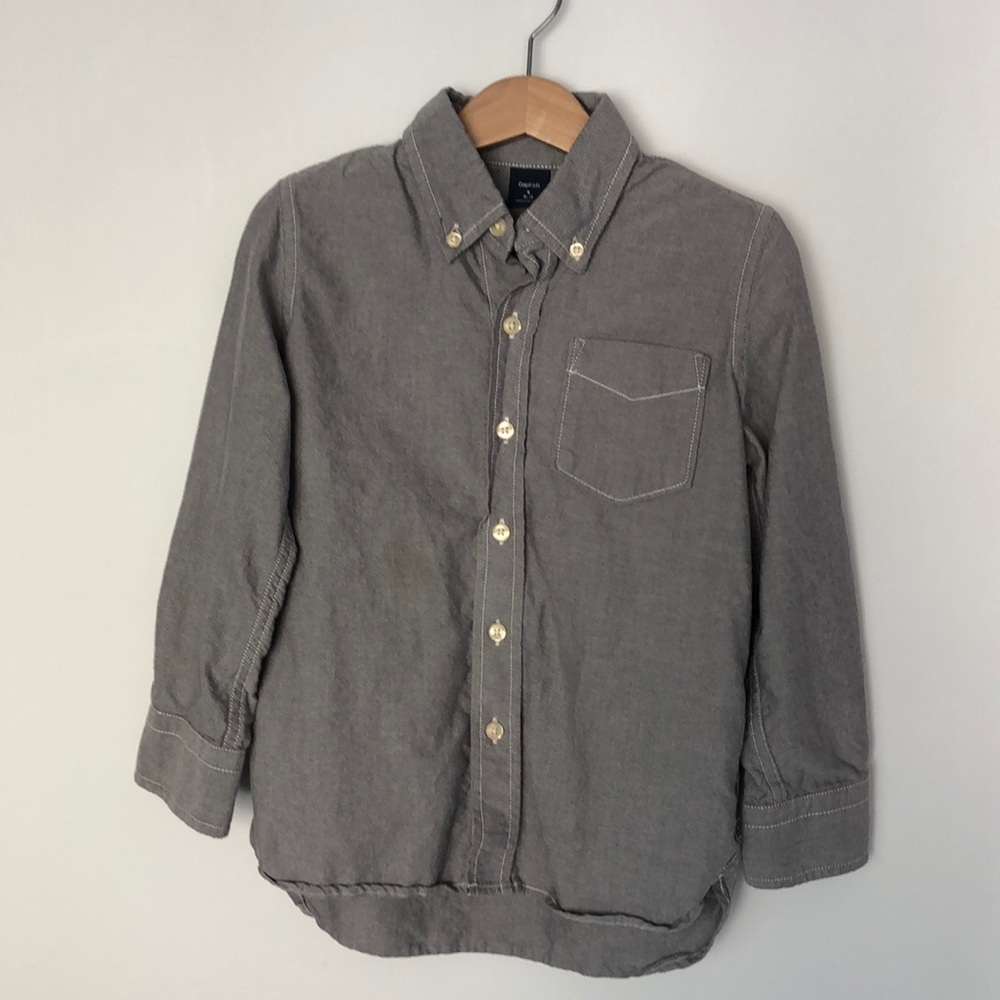 Kids GAP button down shirt size 6-7